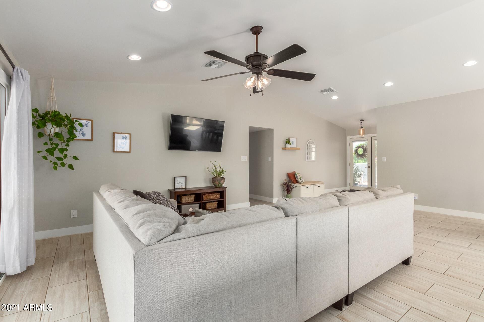 1746 East Redfield Road Tempe, AZ 85283 - Photo 10 of 25 Greatroom