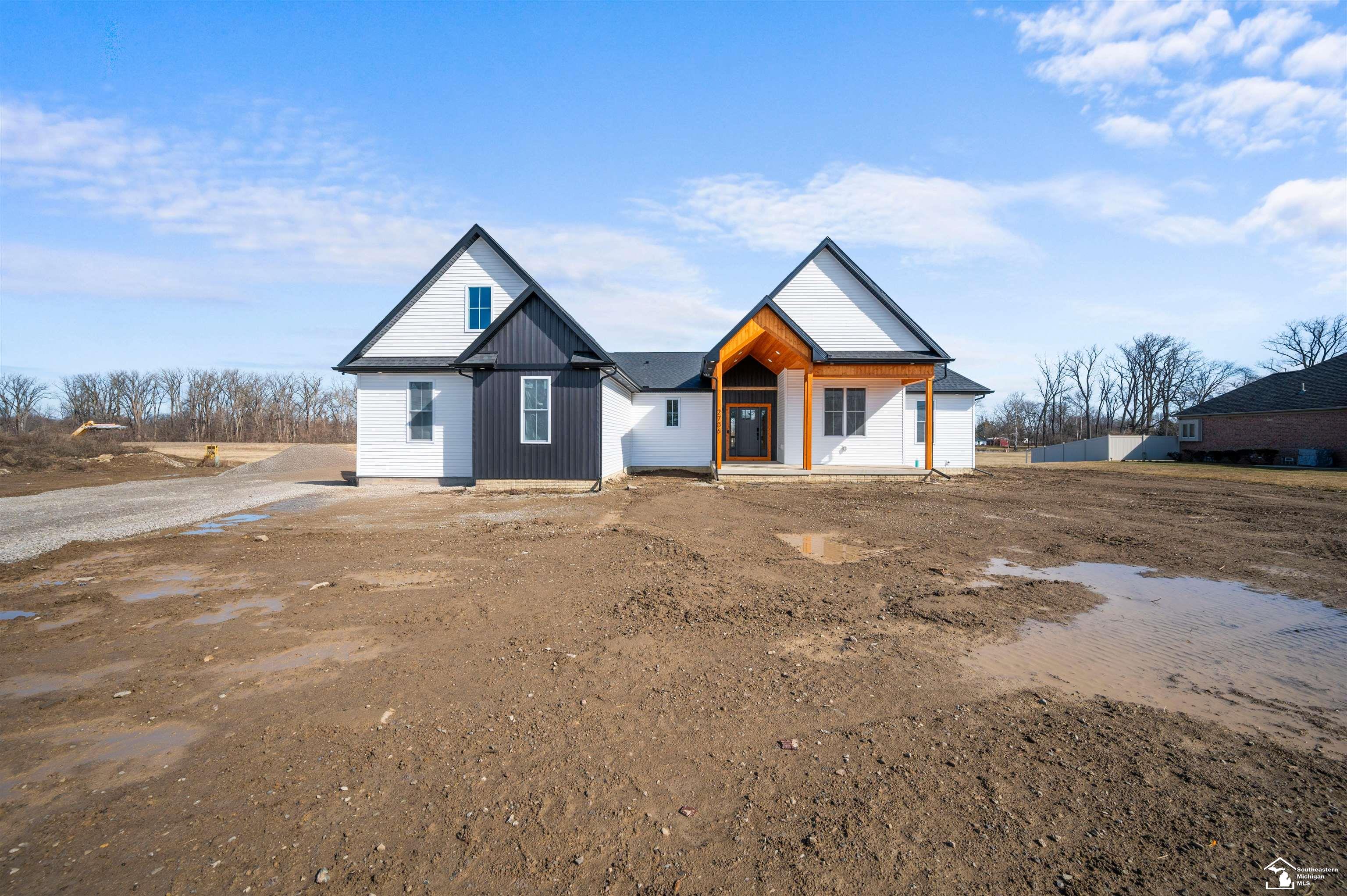 2706 South Custer Road Monroe, MI 48161 - Photo 4 of 67
