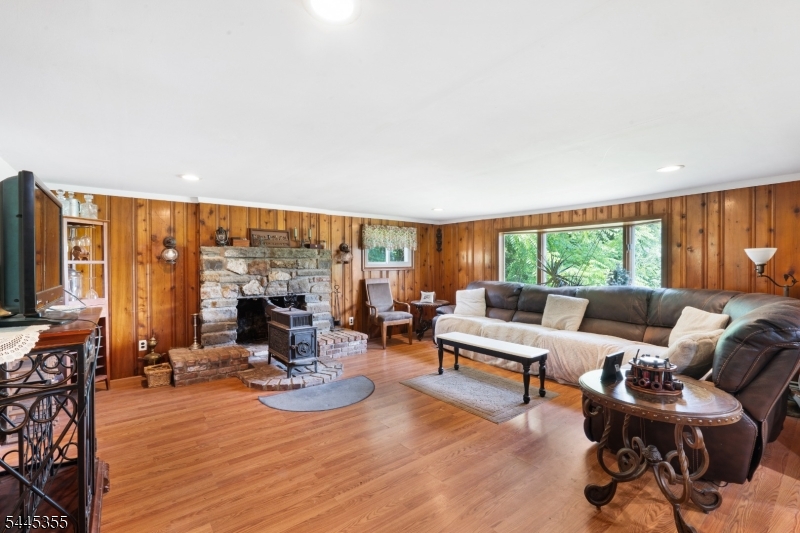 54 Skytop Road Wantage, NJ 07461 - Photo 6 of 24 Gallery Image 6