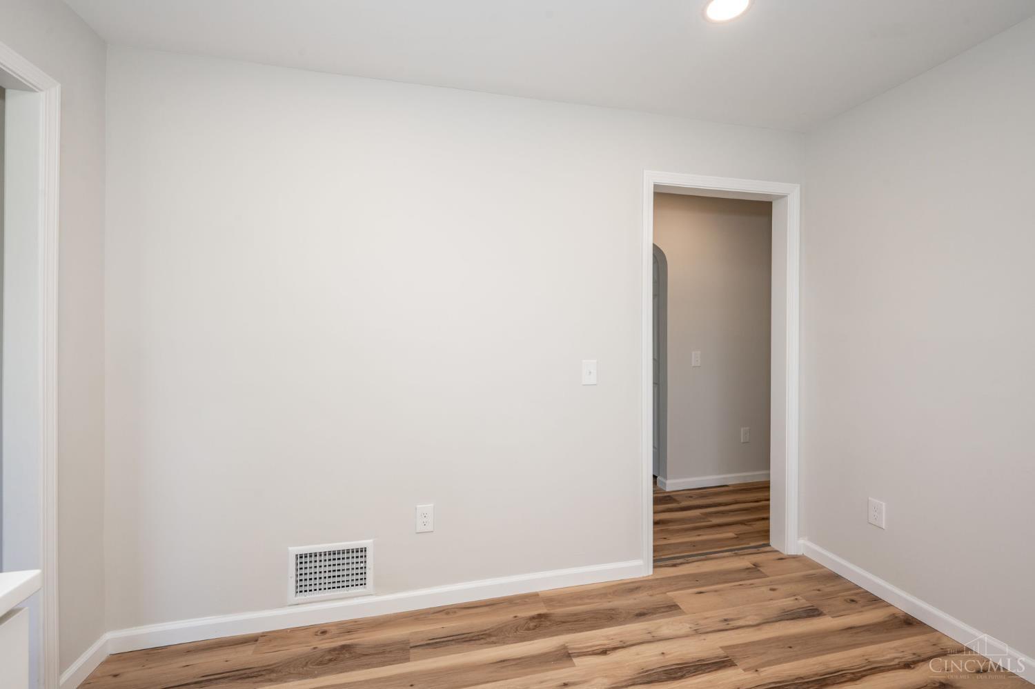 6575 Bridgetown Road Cincinnati, OH 45248 - Photo 20 of 47