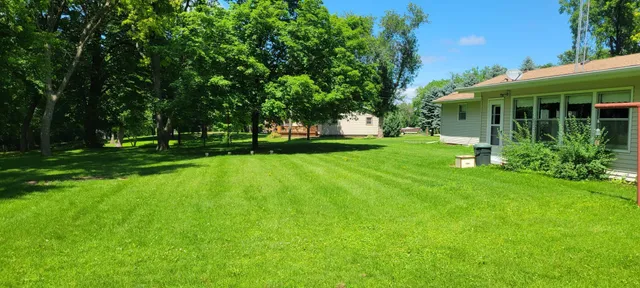 $1 | 24135 Co Highway 27, Fergus Falls, MN 56537