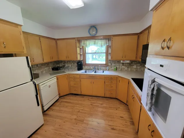 $1 | 24135 Co Highway 27, Fergus Falls, MN 56537