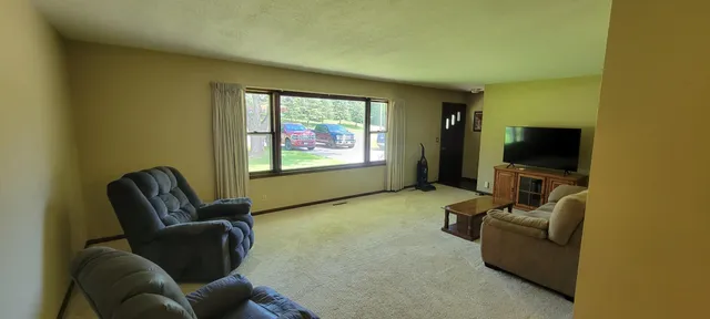 $1 | 24135 Co Highway 27, Fergus Falls, MN 56537