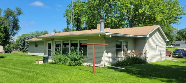 $1 | 24135 Co Highway 27, Fergus Falls, MN 56537