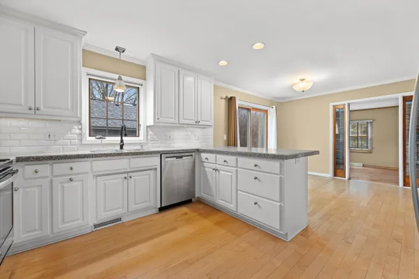 $549,900 | 1365 Poplar Ridge Court, Brookfield, WI 53045
