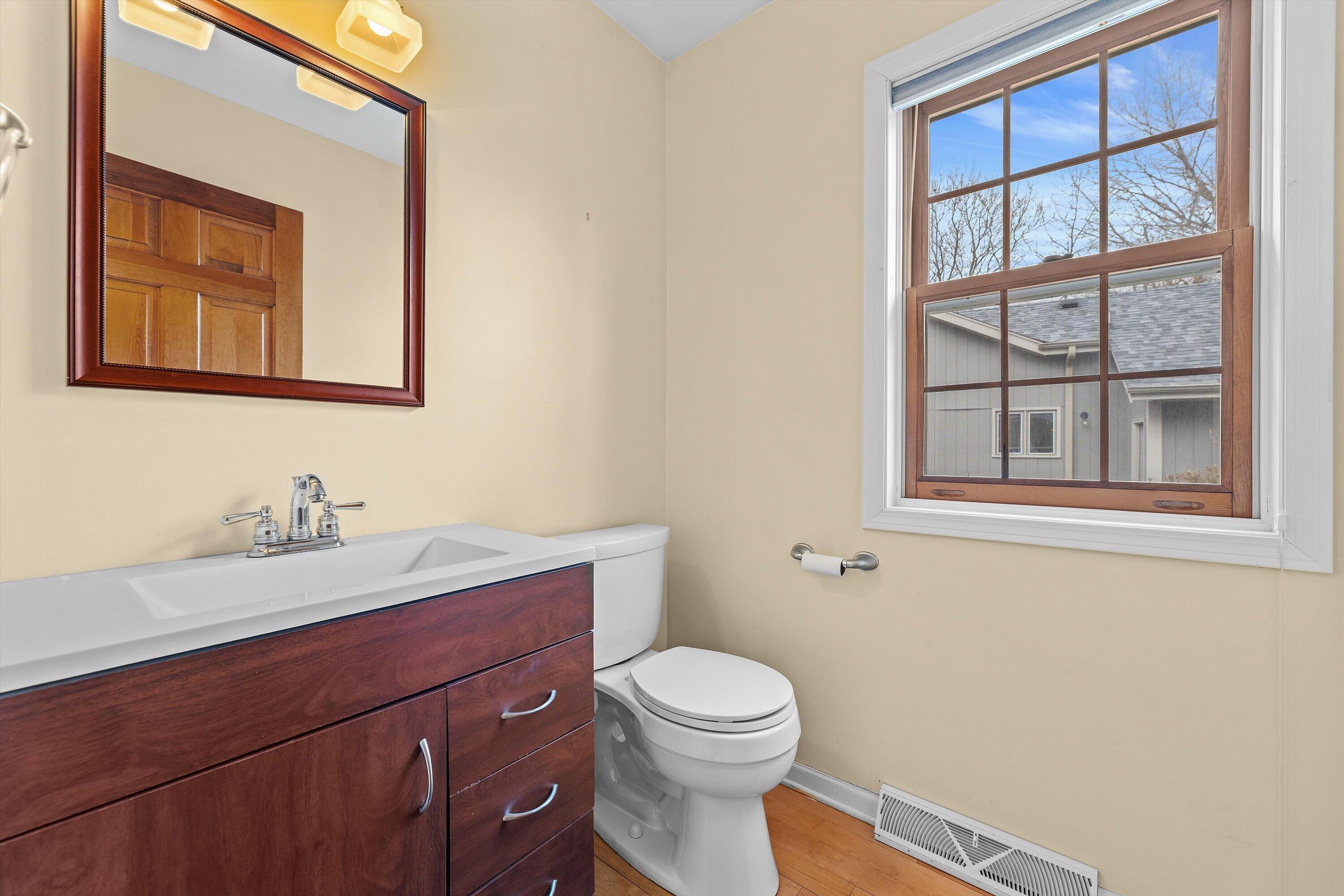 1365 Poplar Ridge Court Brookfield, WI 53045 - Photo 16 of 39 29-IMG_8074