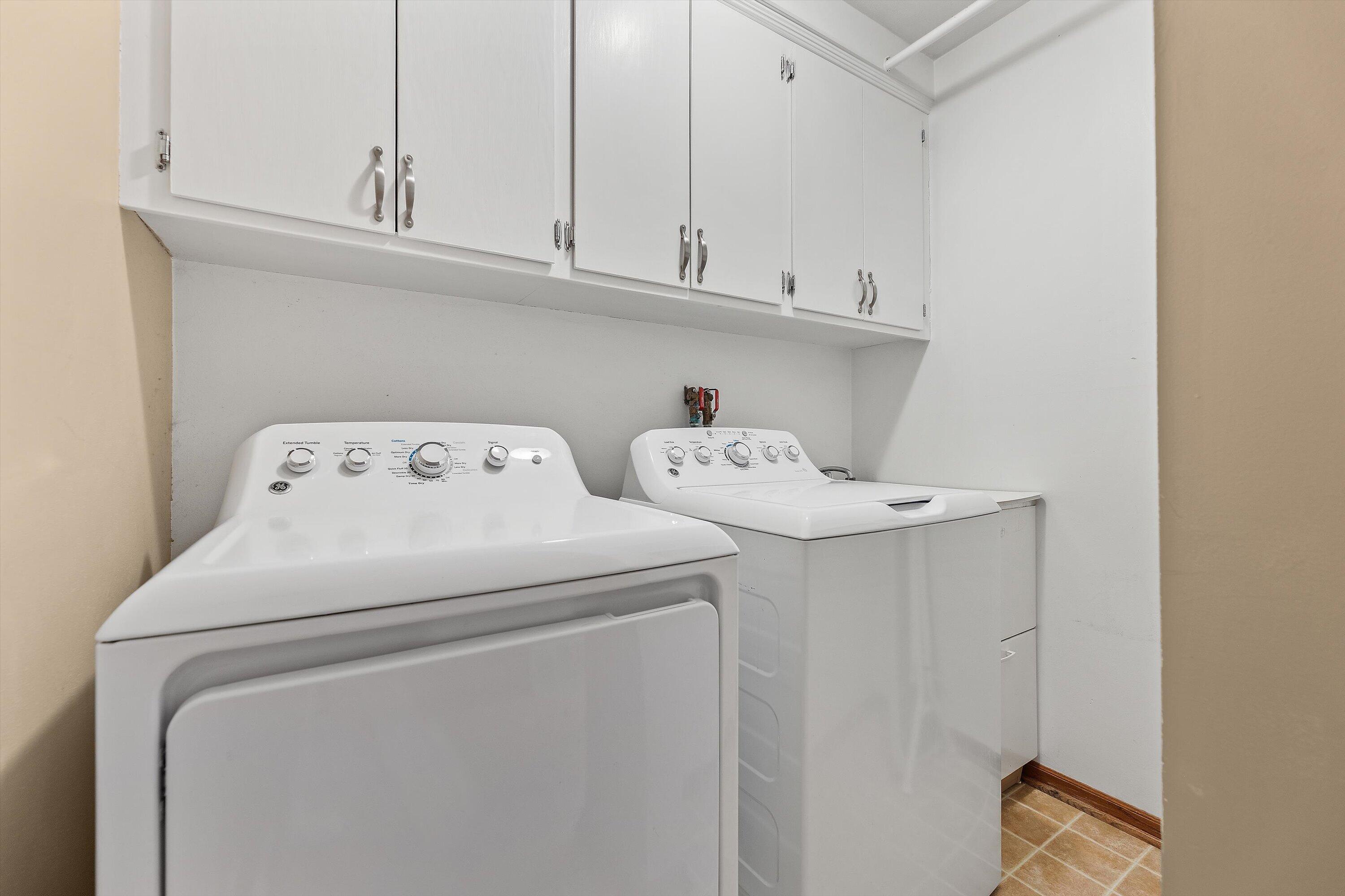 1365 Poplar Ridge Court Brookfield, WI 53045 - Photo 17 of 39 26-IMG_8053