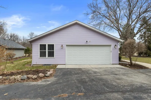 $549,900 | 1365 Poplar Ridge Court, Brookfield, WI 53045