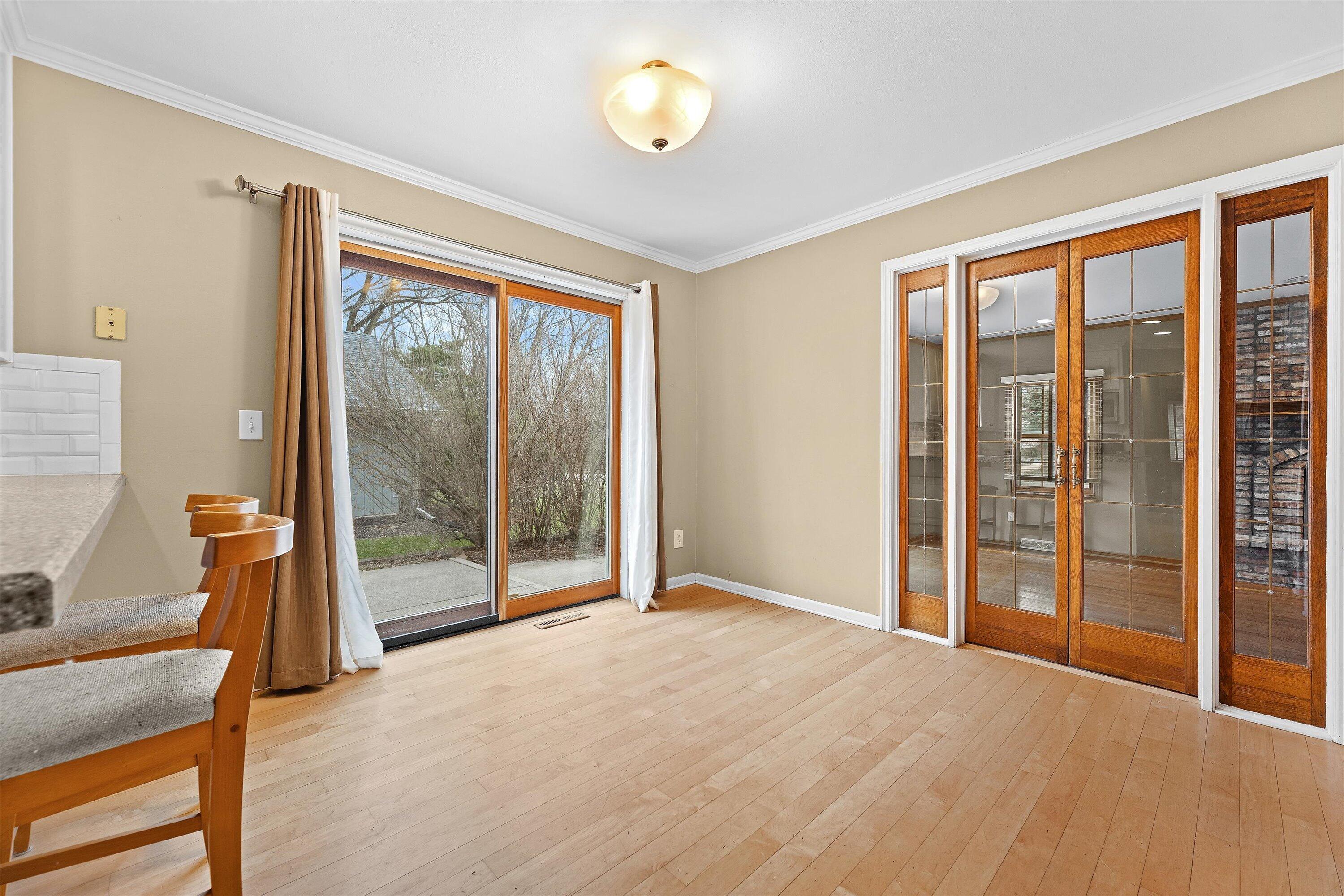 1365 Poplar Ridge Court Brookfield, WI 53045 - Photo 8 of 39 18-IMG_7994