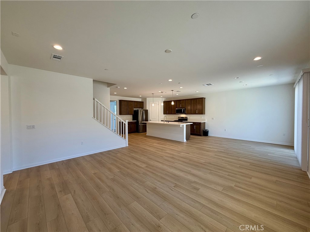 21600 Thomas Court Riverside, CA 92507 - Photo 6 of 25 Living Room