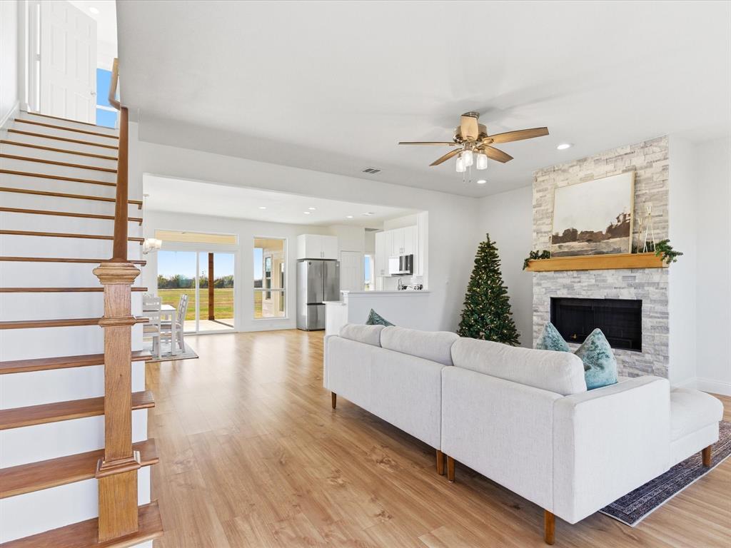 828 Old Tioga Road Gunter, TX 75058 - Photo 4 of 39