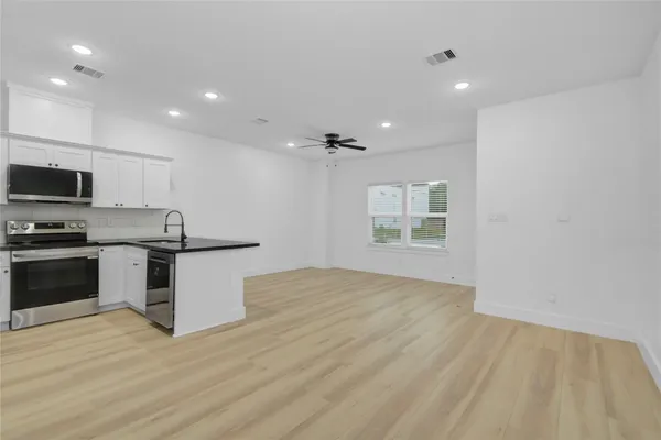 $1,900 | 8412 Sunnyhill Street, Houston, TX 77088