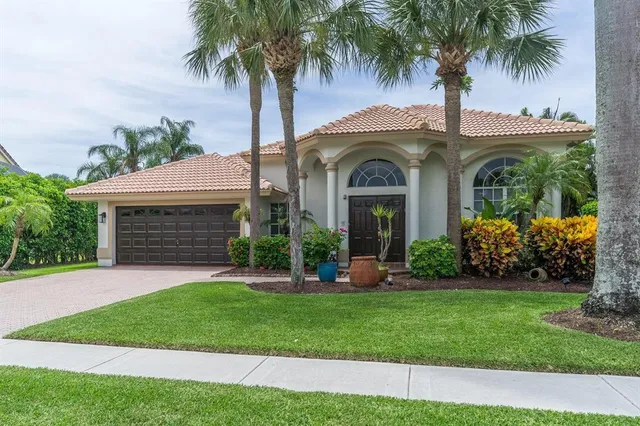 $899,000 | 10658 St Thomas Drive, Boca Raton, FL 33498