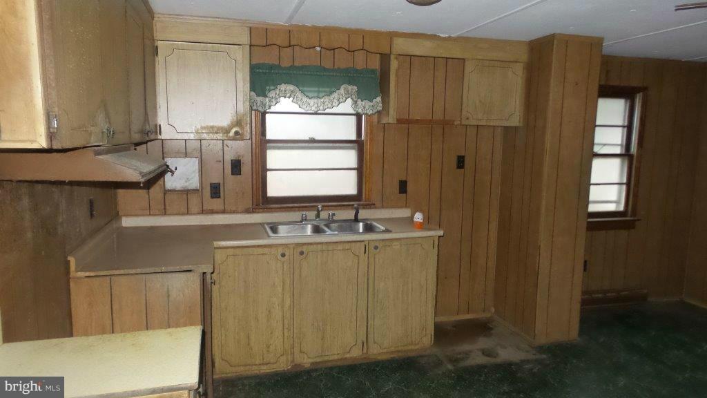 6220 Fooks Mill Road Rhodesdale, MD 21659 - Photo 6 of 13 Kitchen