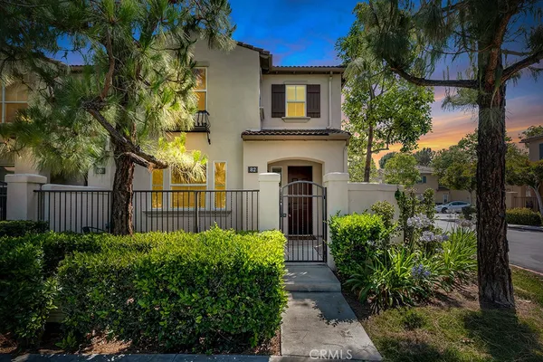 $1,157,000 | 82 Trailing Vine, Irvine, CA 92602