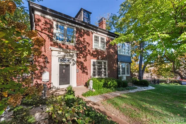 $1,075,000 | 22 Princeton Avenue, University City, MO 63130