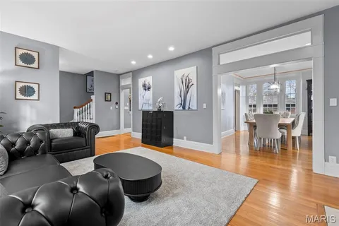 $1,075,000 | 22 Princeton Avenue, University City, MO 63130