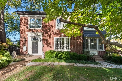$1,075,000 | 22 Princeton Avenue, University City, MO 63130