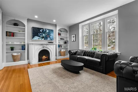 $1,075,000 | 22 Princeton Avenue, University City, MO 63130