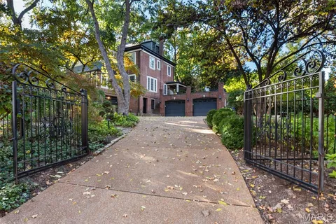 $1,075,000 | 22 Princeton Avenue, University City, MO 63130