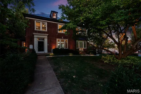 $1,075,000 | 22 Princeton Avenue, University City, MO 63130