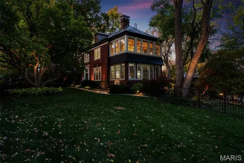 $1,075,000 | 22 Princeton Avenue, University City, MO 63130