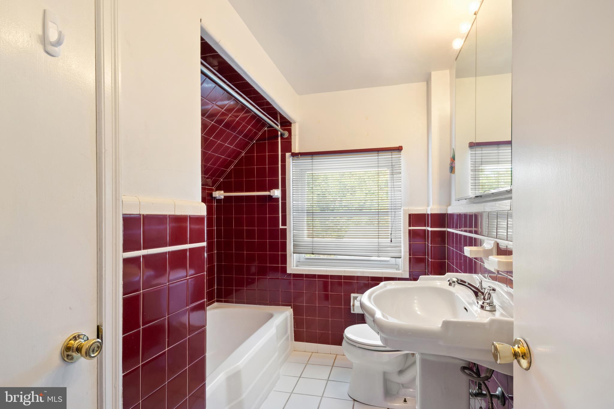 14 Beryl Road Cheltenham, PA 19012 - Photo 23 of 49 Second Floor Bathroom
