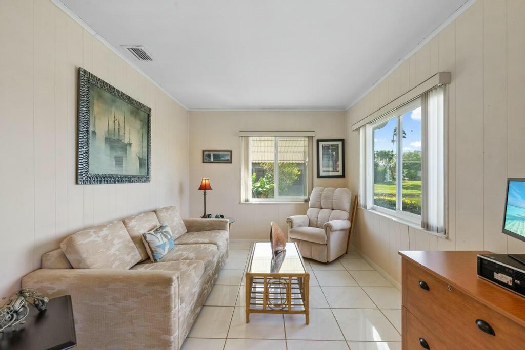 6074 Lasalle Road Delray Beach, FL 33484 - Photo 14 of 37 Den/office area