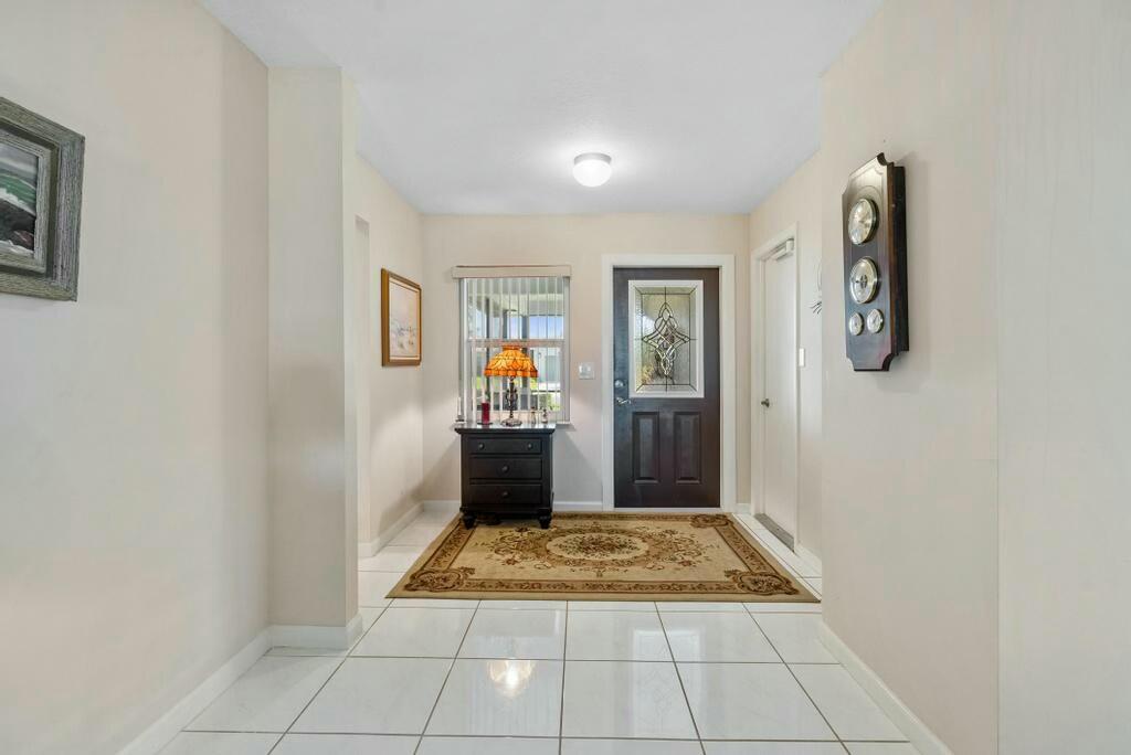 6074 Lasalle Road Delray Beach, FL 33484 - Photo 24 of 37 Foyer entry