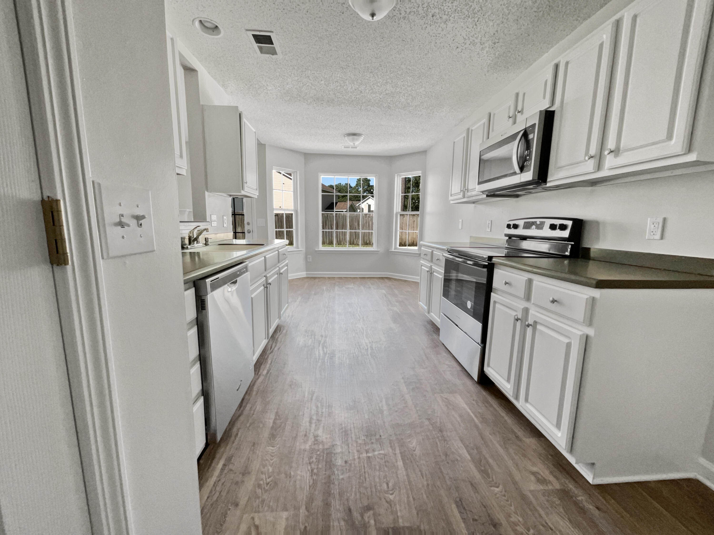 203 Westbrooke Road Summerville, SC 29486 - Photo 10 of 21 photo_10