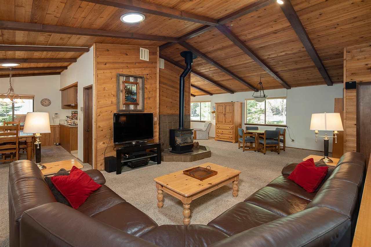 11917 Chamonix Road Truckee, CA 96161 - Photo 4 of 21 Gallery Image 4