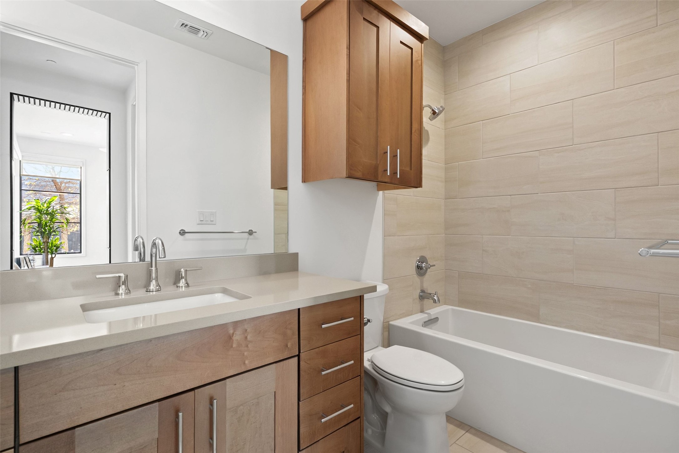 700 Ariana Court Austin, TX 78746 - Photo 11 of 39 Lower level Full Bathroom