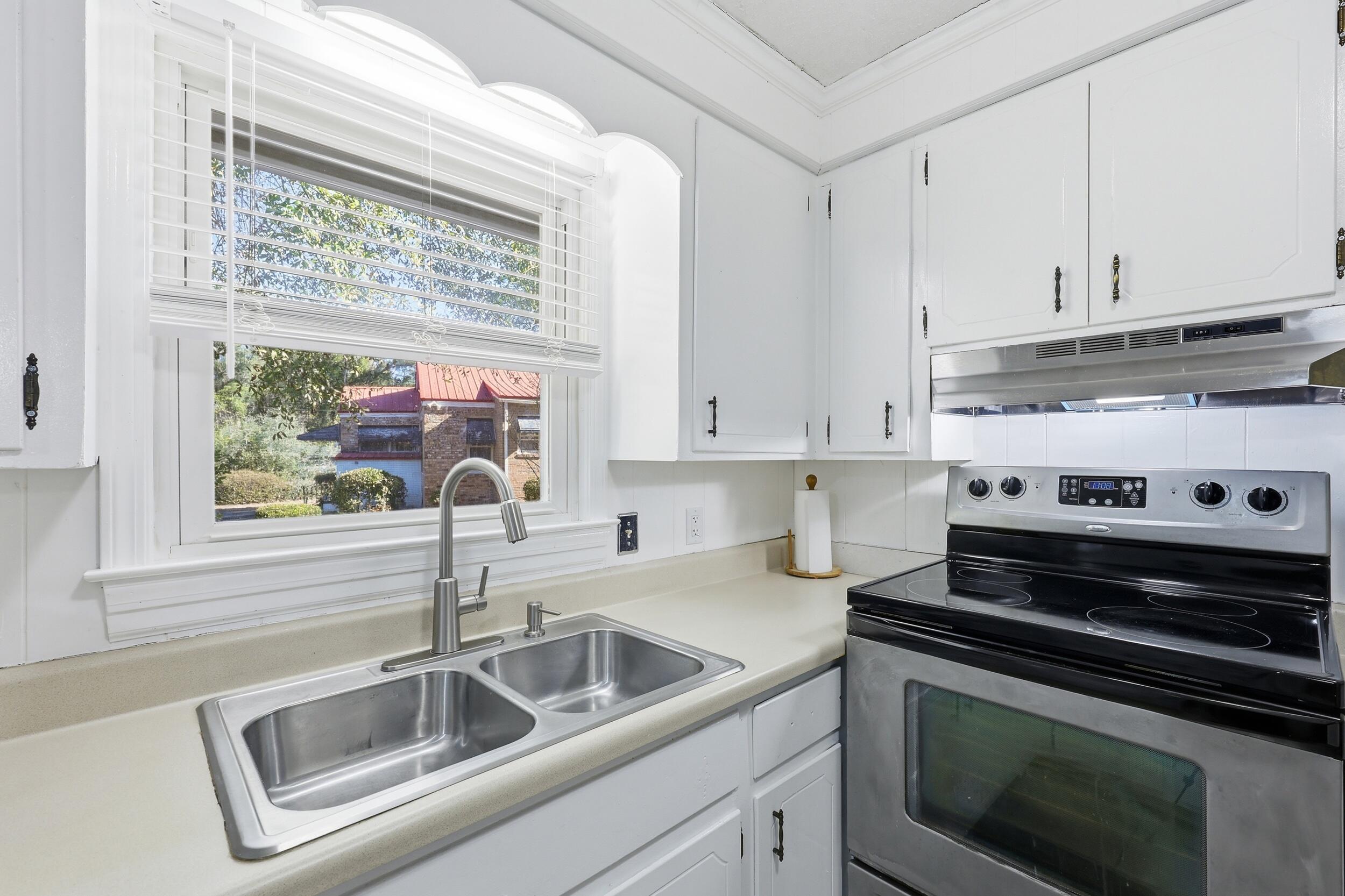 102 Wiley Street Walterboro, SC 29488 - Photo 12 of 30 Kitchen