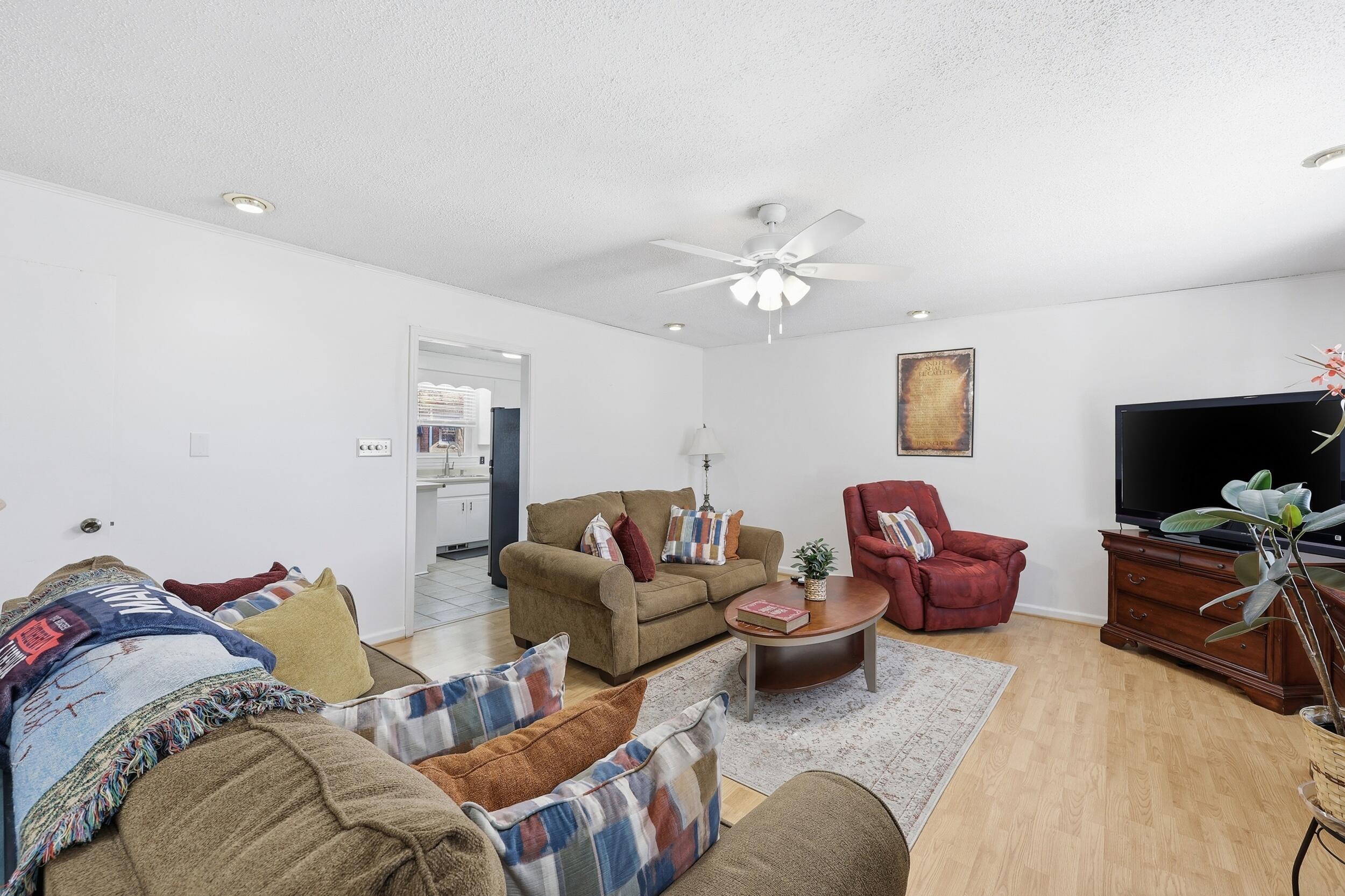 102 Wiley Street Walterboro, SC 29488 - Photo 5 of 30 Living Room