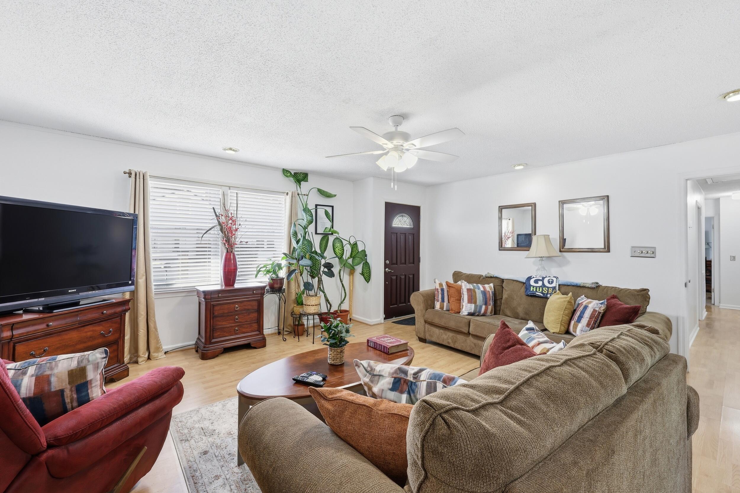 102 Wiley Street Walterboro, SC 29488 - Photo 7 of 30 Living Room