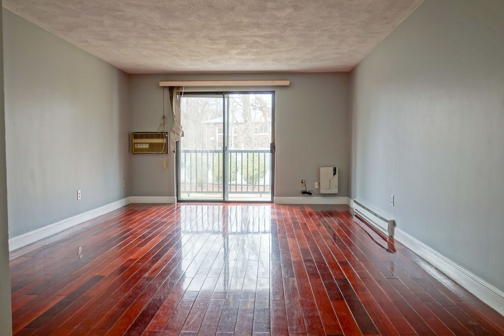 5 Walker Road, Unit 7 North Andover, MA 01845 - Photo 4 of 16 Gallery Image 4