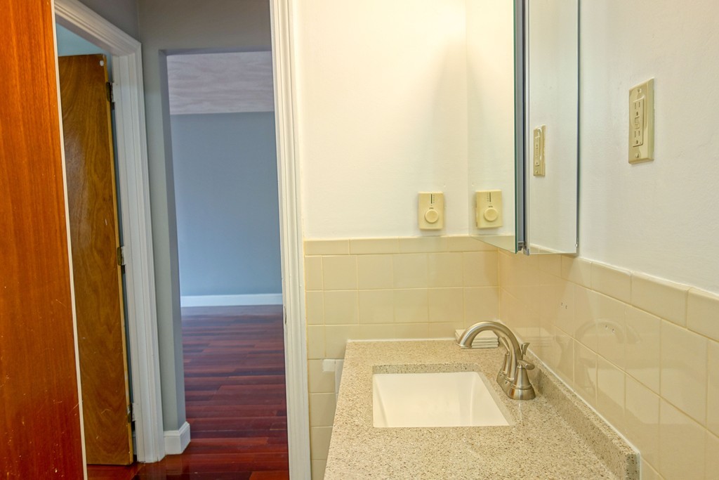 5 Walker Road, Unit 7 North Andover, MA 01845 - Photo 8 of 16 Gallery Image 8