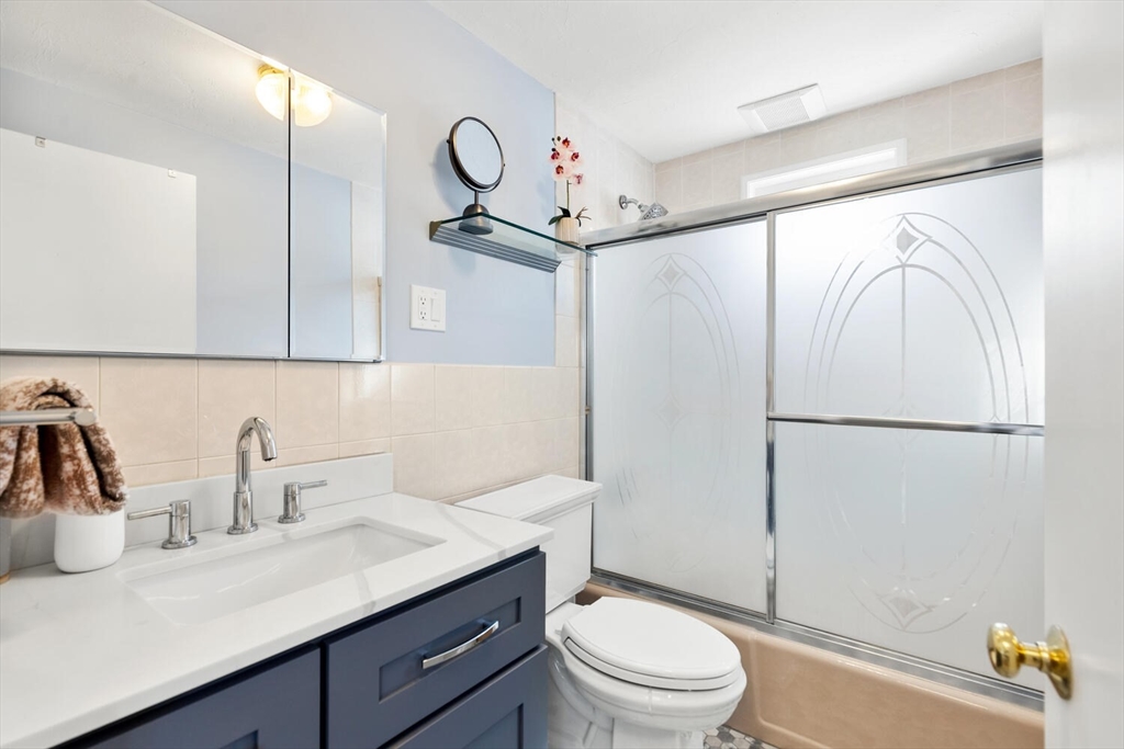 77 Bicknell Road Billerica, MA 01821 - Photo 12 of 39 Gallery Image 12