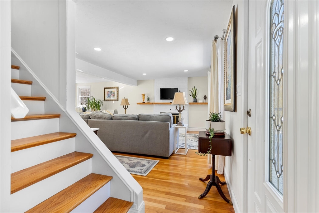 77 Bicknell Road Billerica, MA 01821 - Photo 4 of 39 Gallery Image 4