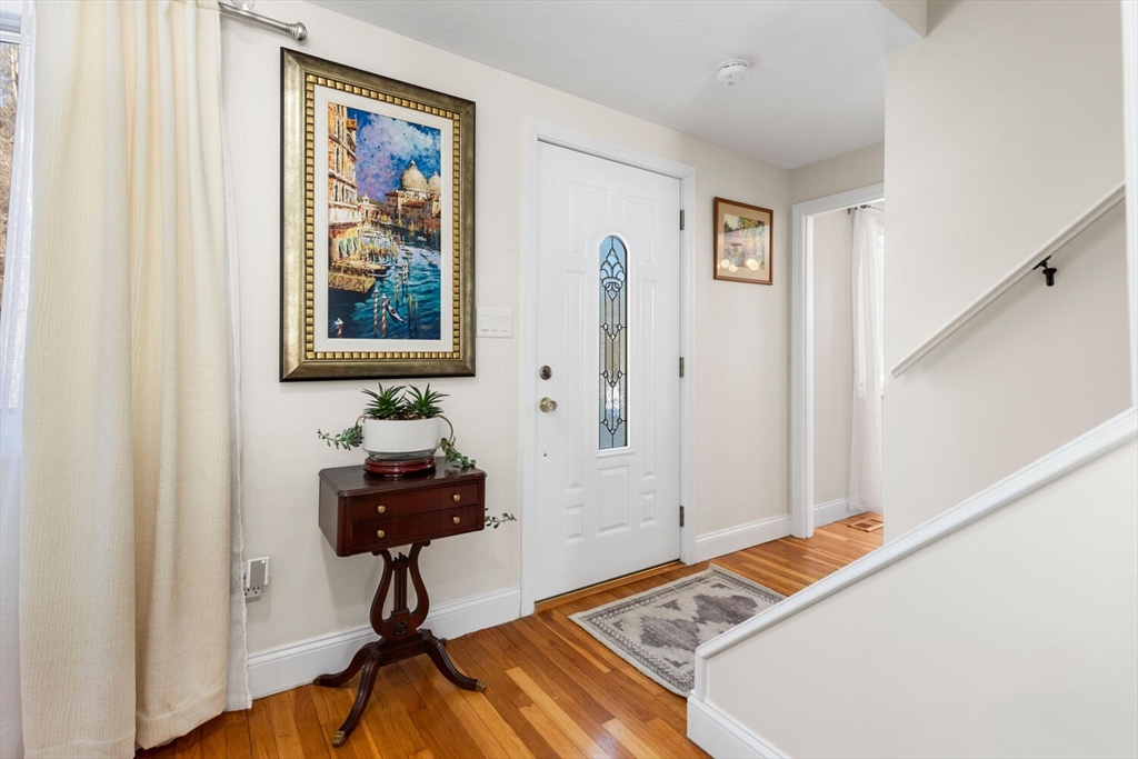 77 Bicknell Road Billerica, MA 01821 - Photo 5 of 39 Gallery Image 5