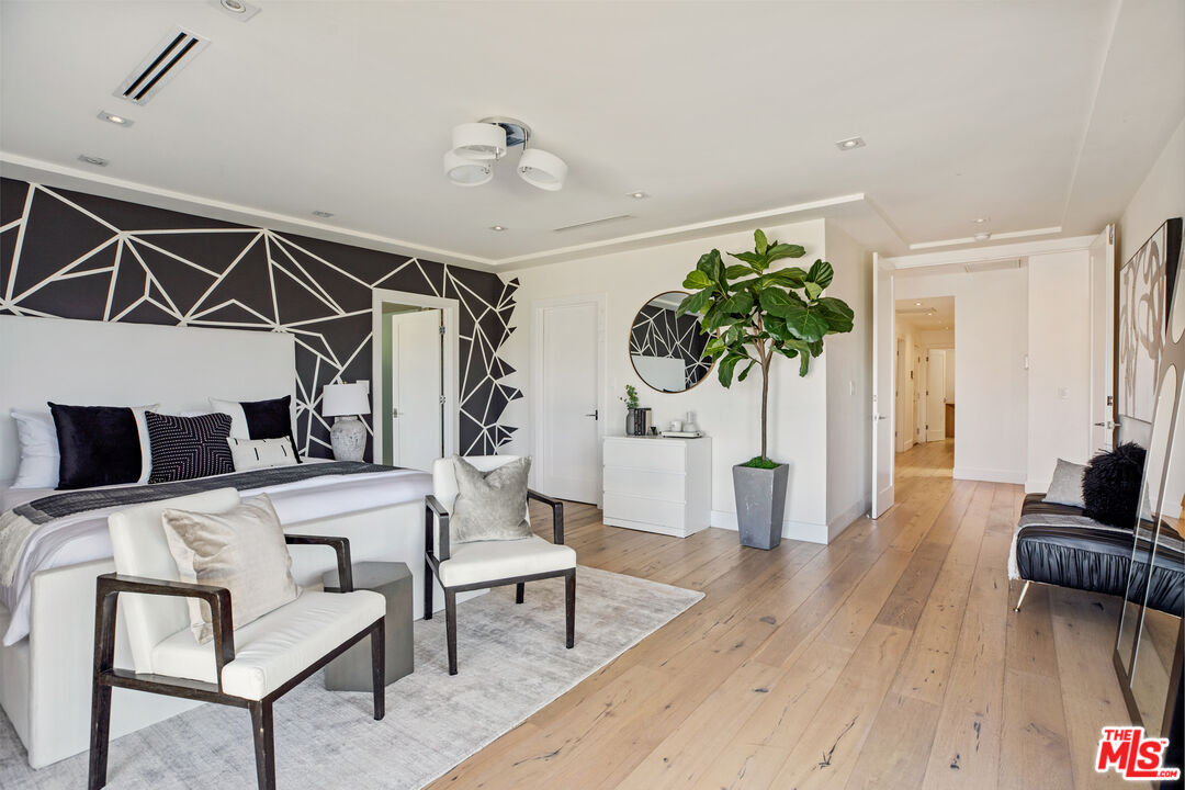 10901 Terryview Drive Studio City, CA 91604 - Photo 20 of 39