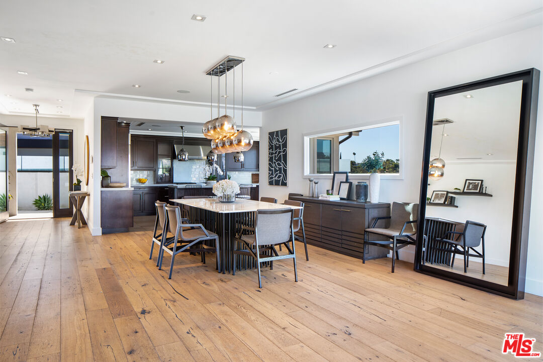 10901 Terryview Drive Studio City, CA 91604 - Photo 4 of 39