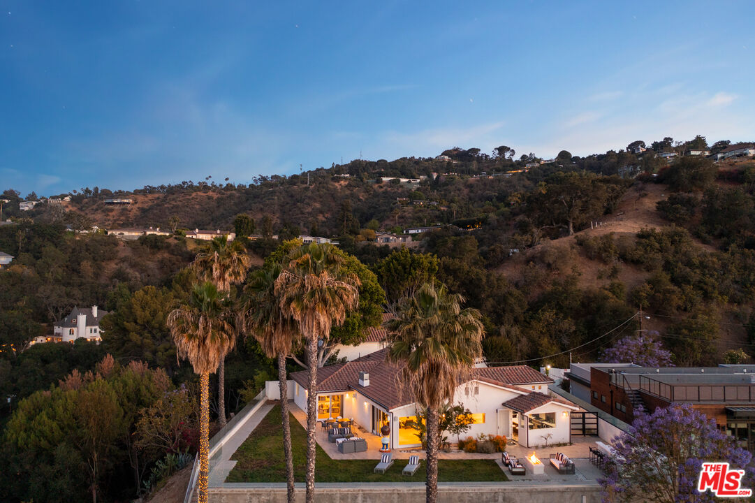 10901 Terryview Drive Studio City, CA 91604 - Photo 38 of 39