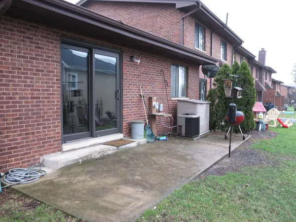 $209,900 | 1231 Geneva Lane, Lake Zurich, IL 60047