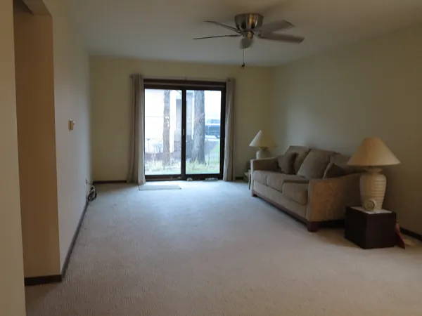 $209,900 | 1231 Geneva Lane, Lake Zurich, IL 60047