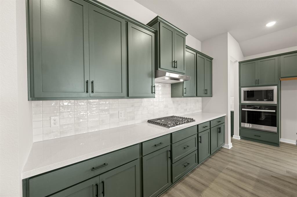 6921 Freight Train Lane Crowley, TX 76036 - Photo 7 of 27 15_6900 Deadwood- Kitchen-5