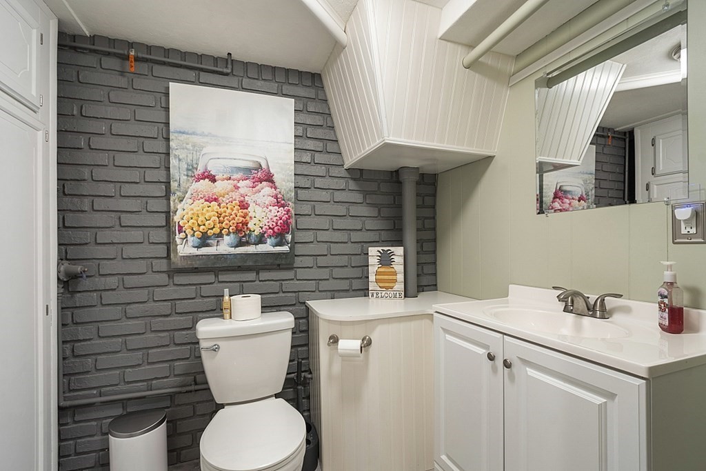 11 Hingham Road Grafton, MA 01536 - Photo 26 of 39 Gallery Image 26