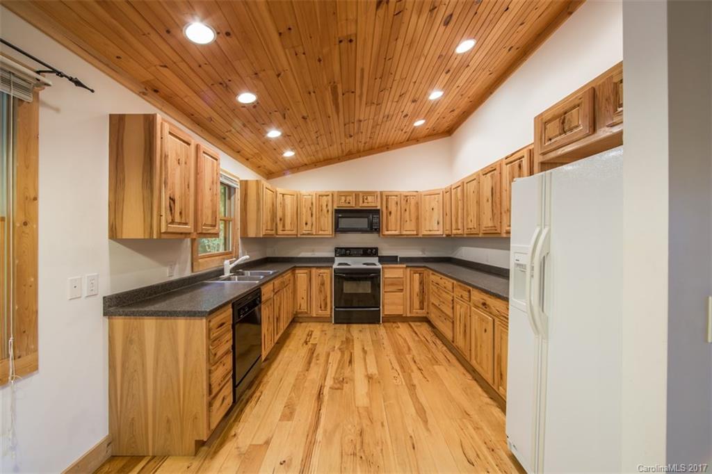 400 Chestnut Cove Road, Unit L14 Brevard, NC 28712 - Photo 9 of 20 Gallery Image 9