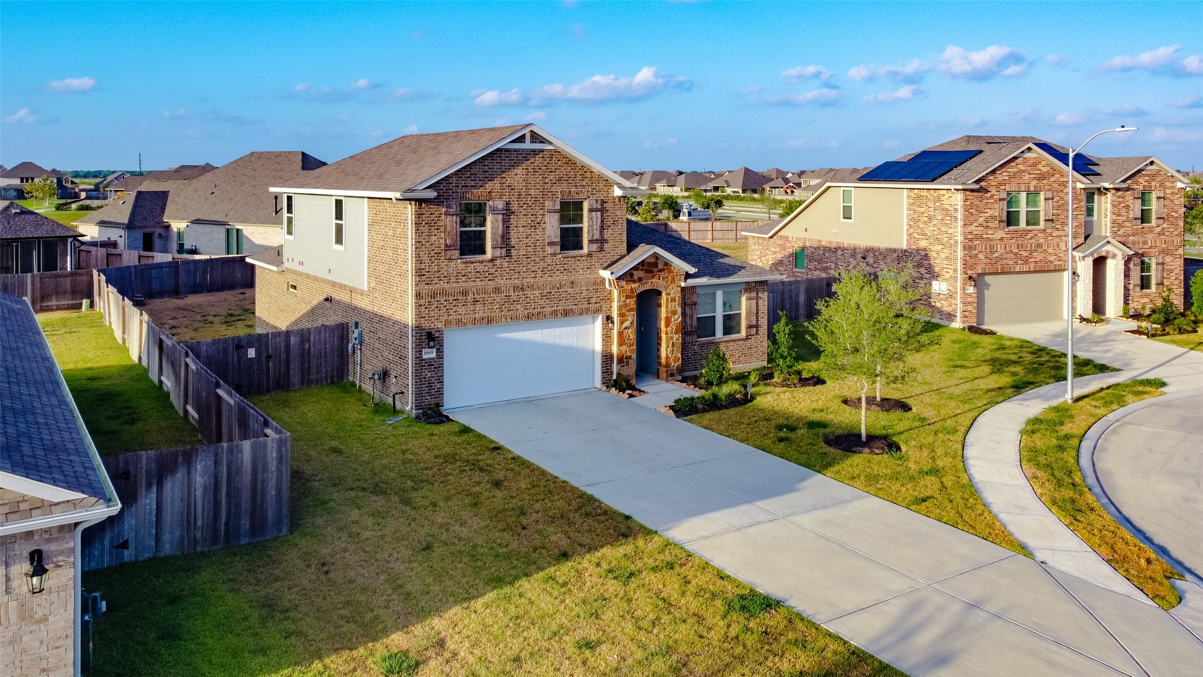 18819 Brookside Rdg Lane Manvel, TX 77578 - Photo 4 of 36 Plenty of parking for all of your guests!