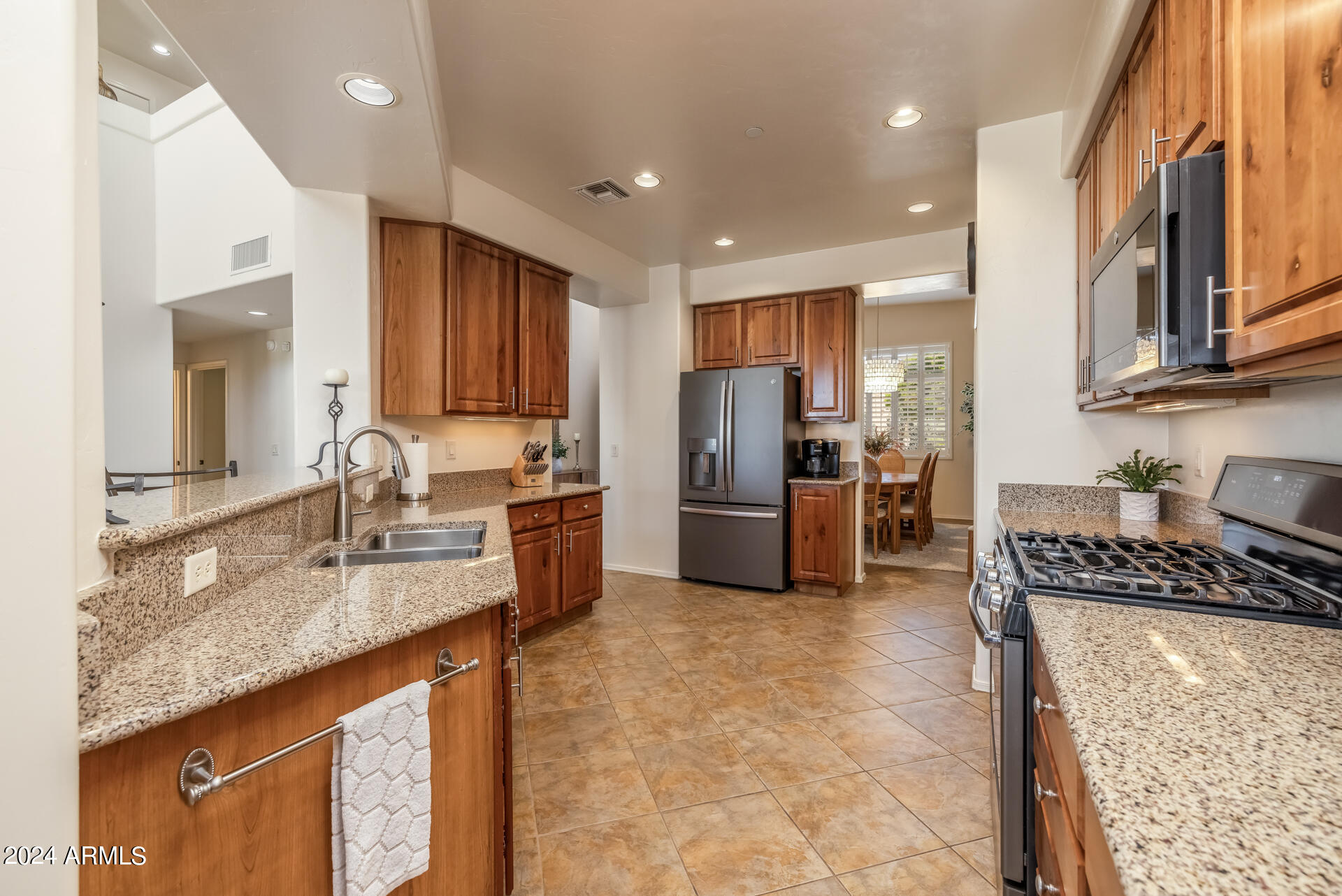 4369 West Cloud Ranch Place Marana, AZ 85658 - Photo 10 of 42 10)KITCHEN